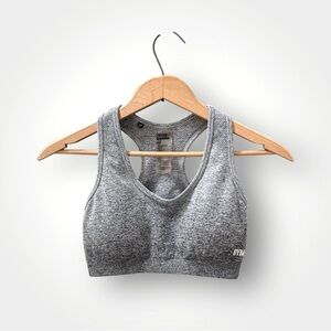 Gymshark Women’s Racerback Sports Bra! Grey! Small! EUC!!